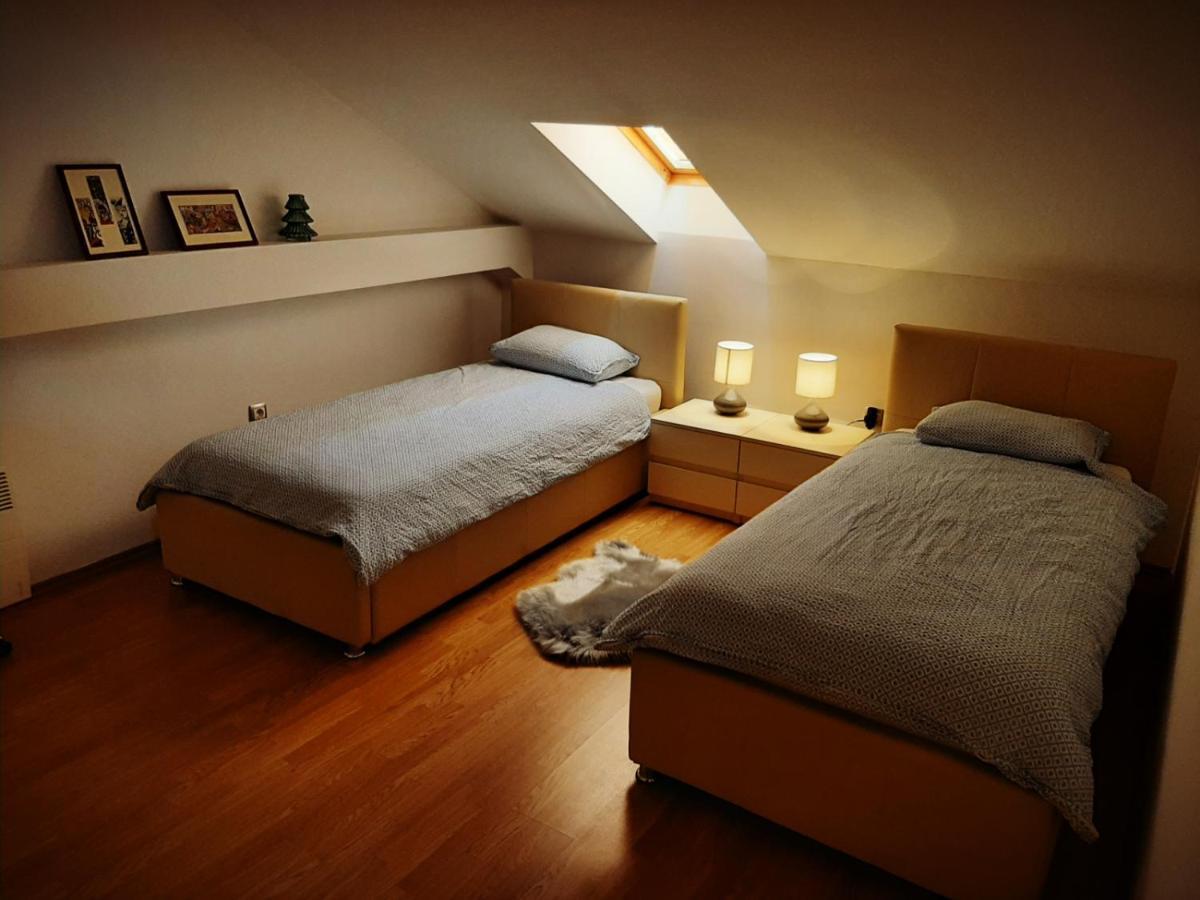 Old School Apartments 바냐루카 객실 사진